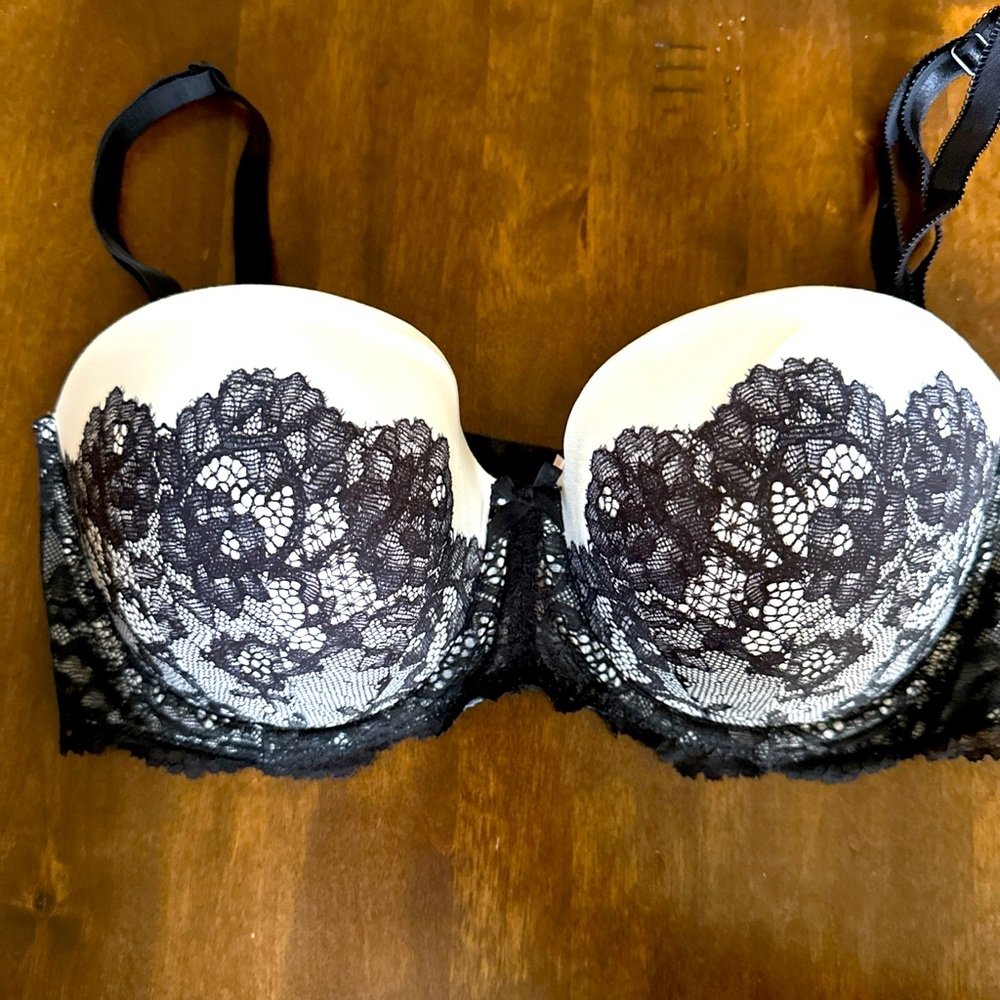 Victorias Secret Bra Dream Angels 34DD Lace Black White Romantic Bow‎ Lingerie